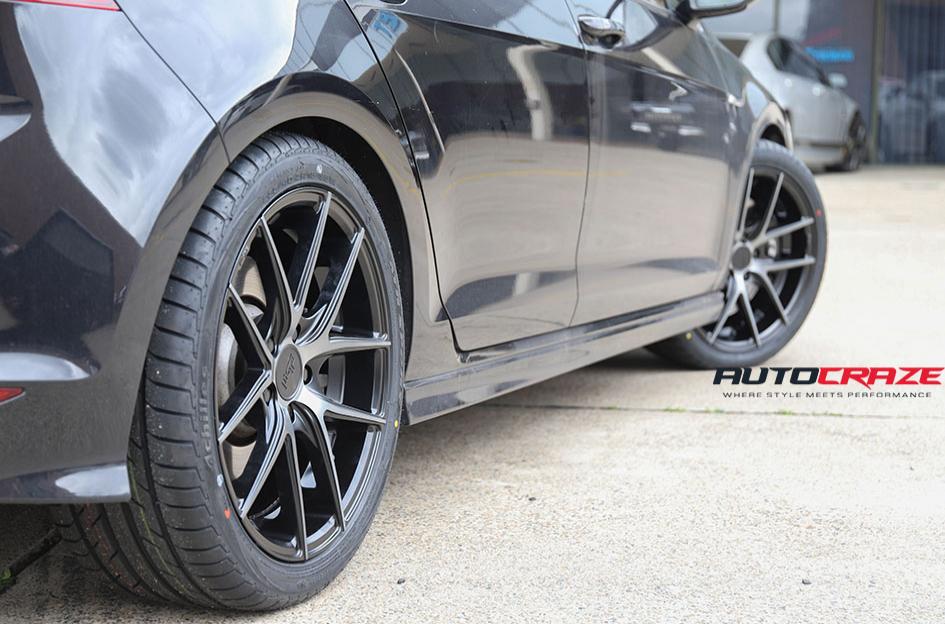 VOLKSWAGEN-GOLF-TARGA-SILVER-MACHINED-FACE